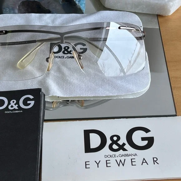 Authentic D&G sunglasses - Picture 4 of 5